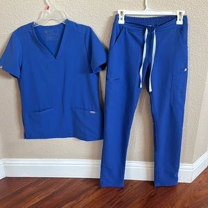 FIGS XS scrub top XXS scrub bottom